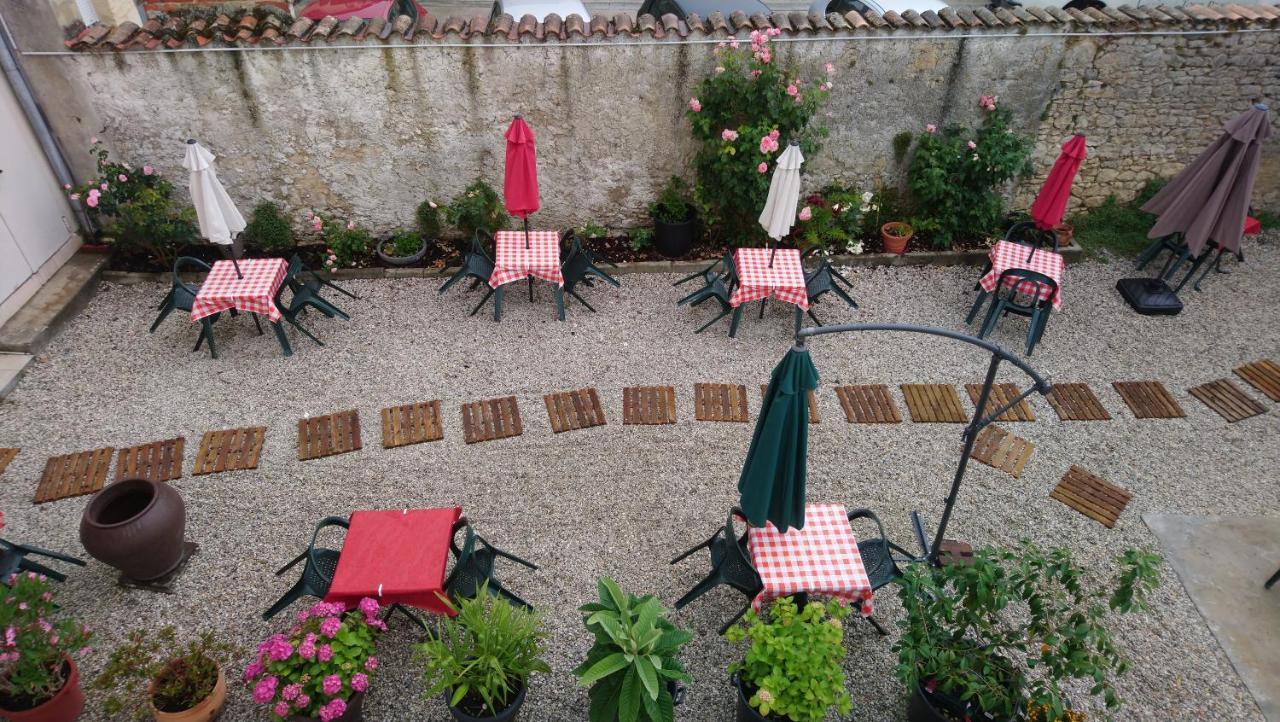 Cafe De Paris Hotel Lesparre-Medoc Luaran gambar